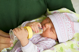 Tips for Successfully Bottle Feeding a Preemie